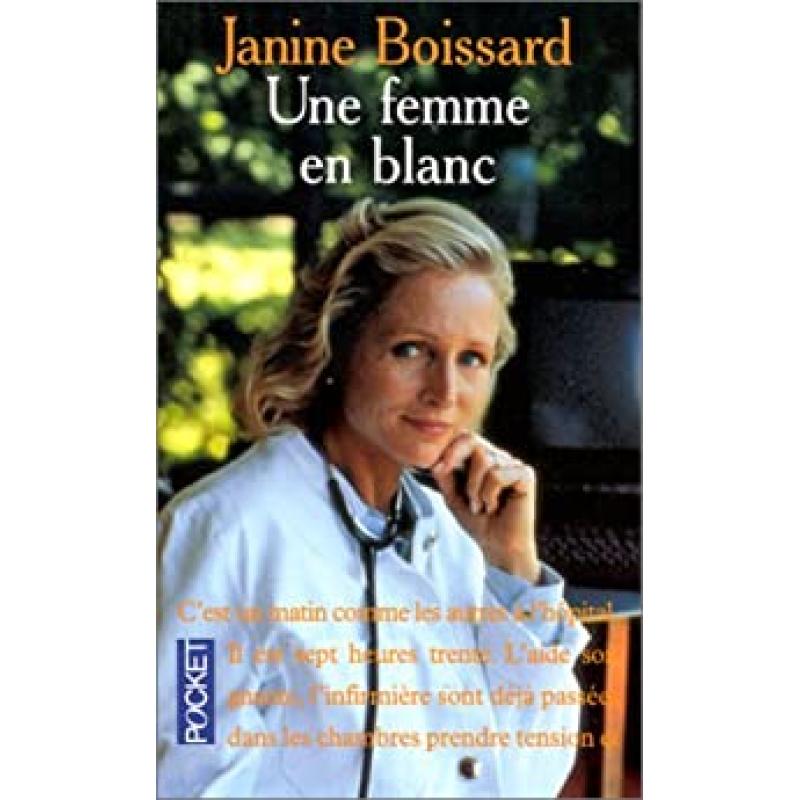 Une femme en blanc